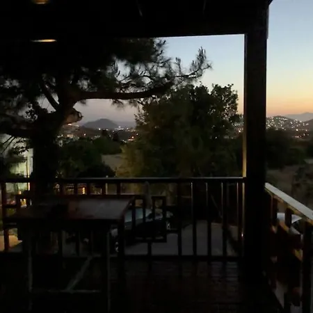 Peaceful And Quite House With Greek Islands View Apartamento *